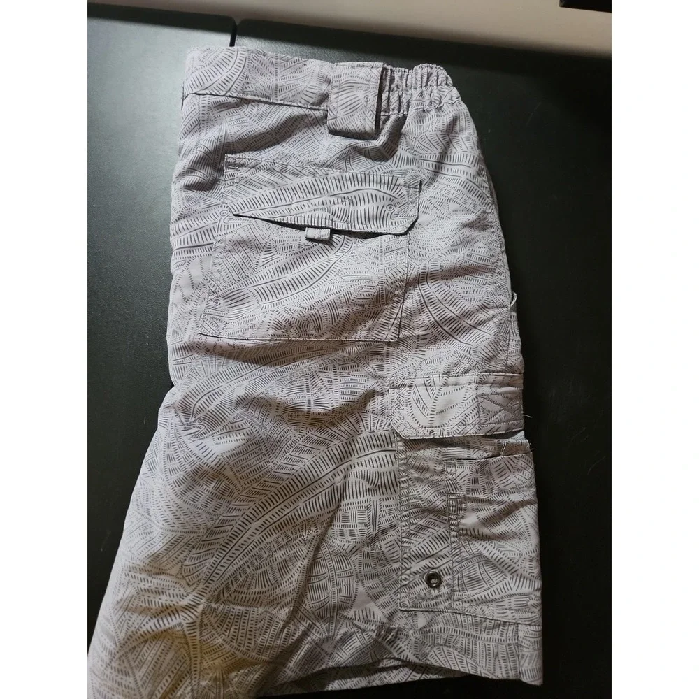 Reel Legends Performance Outfitters  Mens (L) Gray Pattern